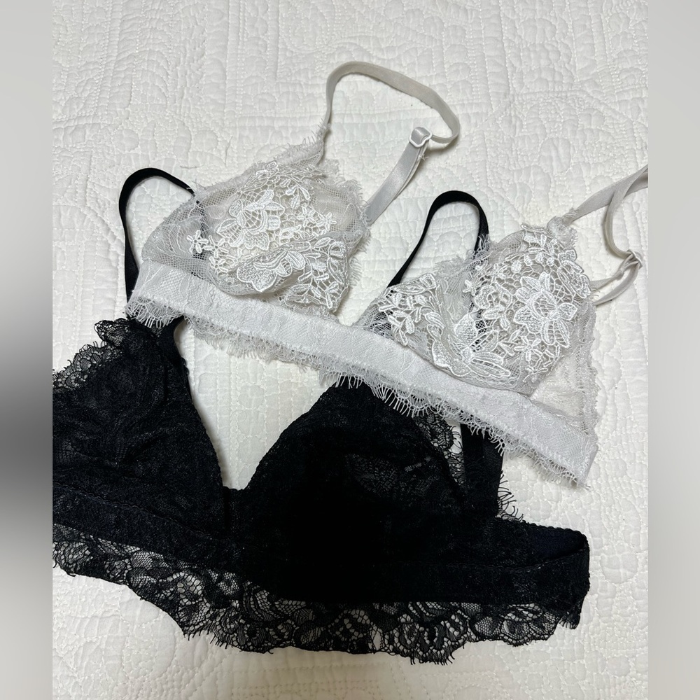 FOREVER 21 LACE BRA SET OF 2 Size Small